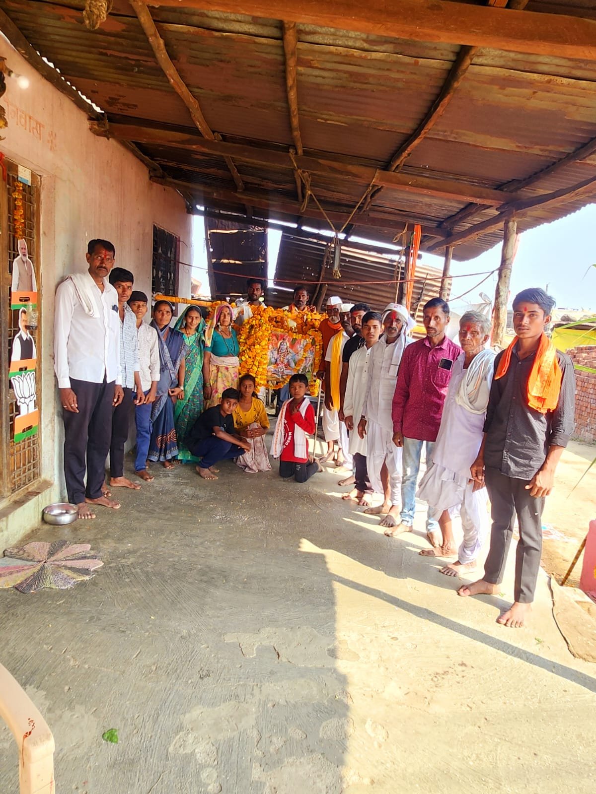 मेट येथील जय सेवालाल भजनी मंडळ व तरुणांनी दिला काकडा आरतीच्या माध्यमातून मतदान जनजागृतीचा संदेश