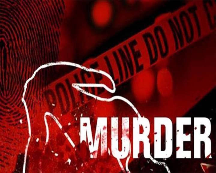 पुण्यात एका व्यक्तीवर भरदिवसा धारदार शस्त्राने हल्ला करून त्याची हत्या करण्यात आली..