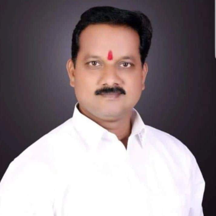 ब्रेकींग न्यूज...!           शिक्रापूर येथे माजी उपसरपंचाचा धारदार शस्त्राने वार करून खुन.