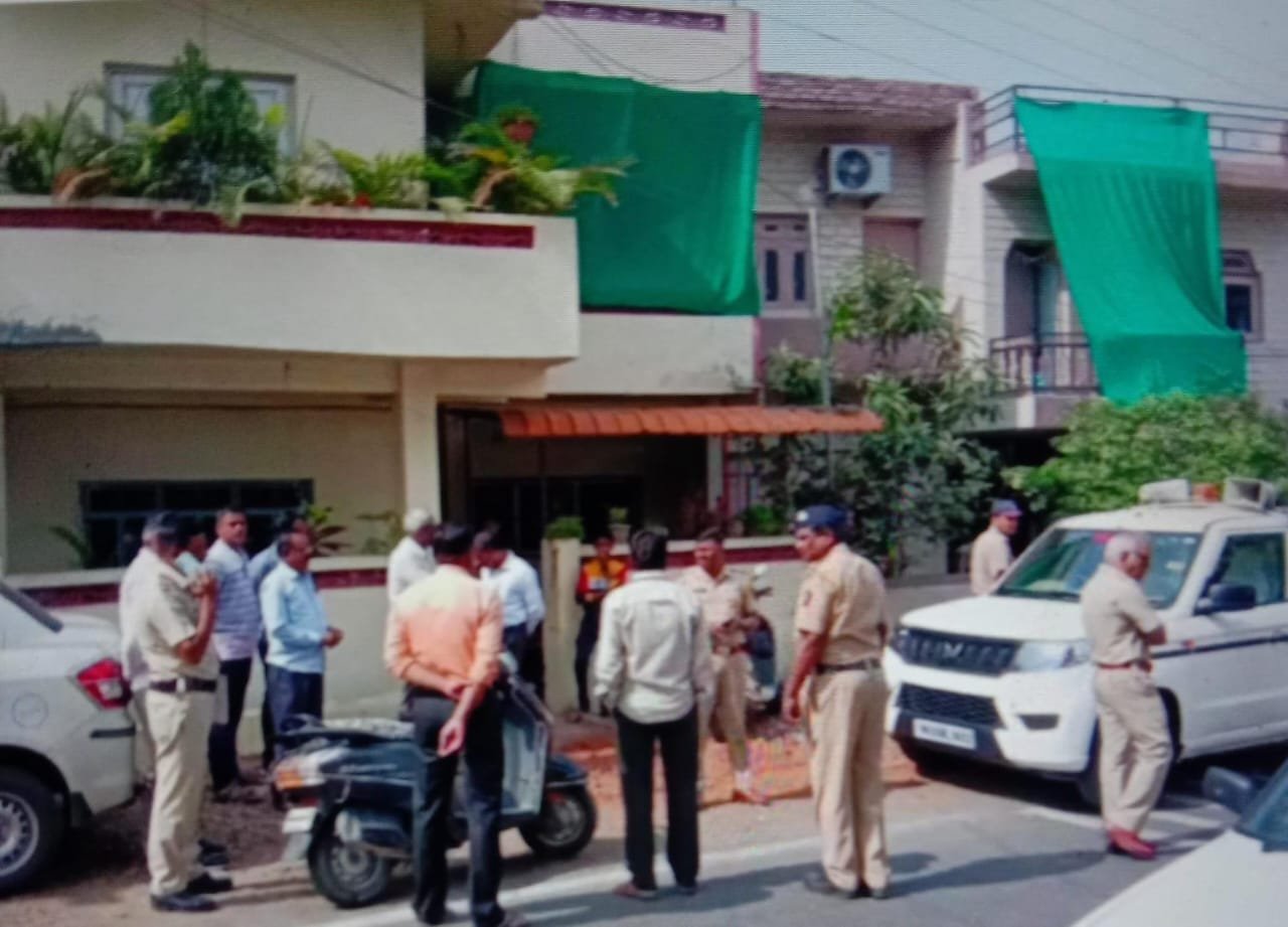 मुर्तीजापूरः सेवानिवृत्त उपजिल्हा अधिकारी यांच्या  निवासस्थानी धाडसी चोरी...