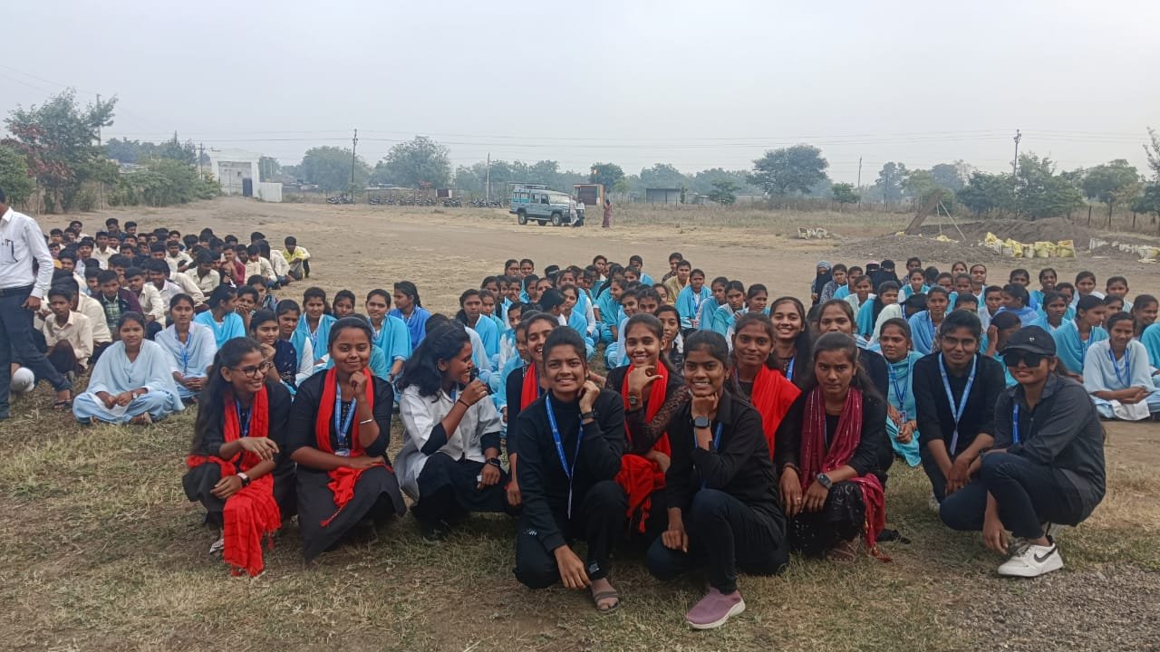 जागतिक एचआयव्ही दिनानिमित्त स्व.सुधाकरराव नाईक कला व विज्ञान कनिष्ठ महाविद्यालय,फुलसावंगी ता.माहागाव येथे जनजागृतीपर कार्यक्रमाचे आयोजन.