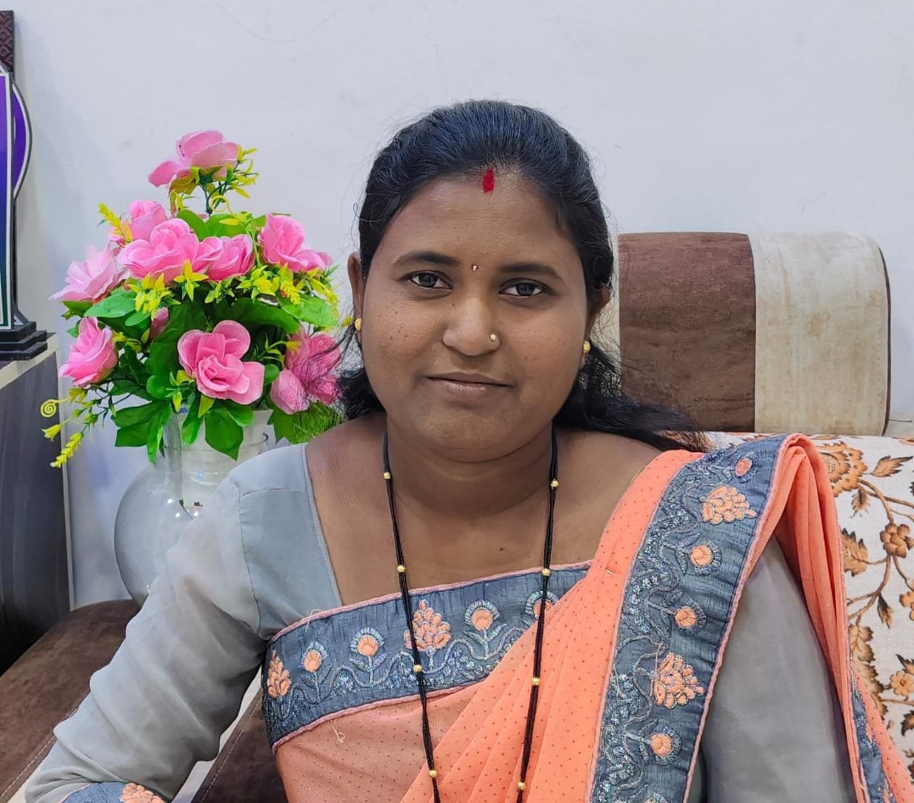 मुख्यमंत्री युवा कार्य प्रशिक्षण योजनेत काम करणाऱ्या सर्व प्रशिक्षणार्थीना शासकीय सेवेत सामावुन घ्या.युवा कौशल्य प्रशिक्षणार्थी प्रज्ञा गौतम तायडे यांची मुख्यमंञ्याकडे मागणी