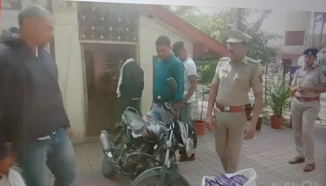 अकोट: लाडेगाव उमरा रोडवर अवैध गुटखा वाहतूक करणाऱ्यावर ग्रामीण पोलिसांचा छापा; दुचाकीसह 64 हजार रुपयांचा मुद्देमाल जप्त*