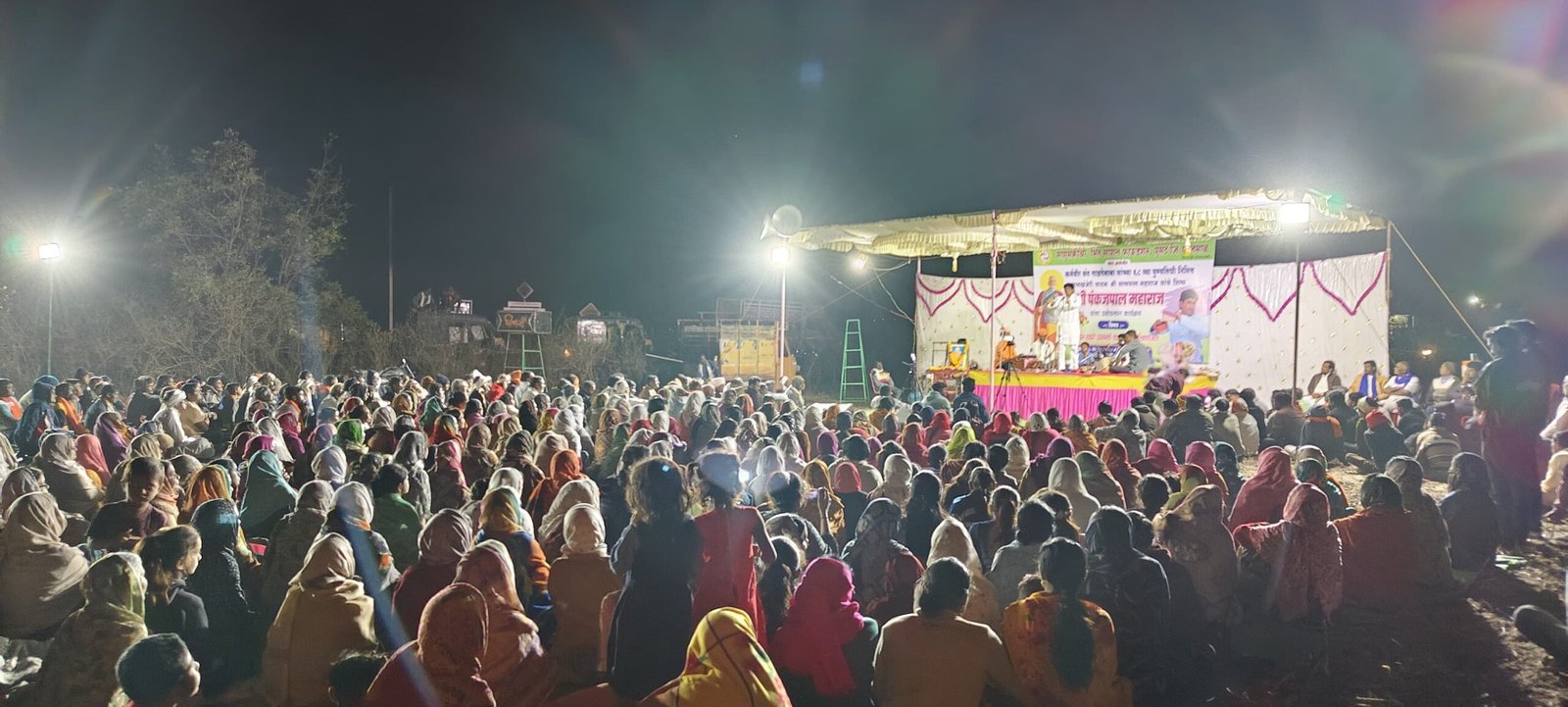माणुसकीची भिंत पुसद कडून कर्मवीर संत गाडगेबाबा यांच्या पुण्यतिथी निमित्त प्रबोधनाचा कार्यक्रम.