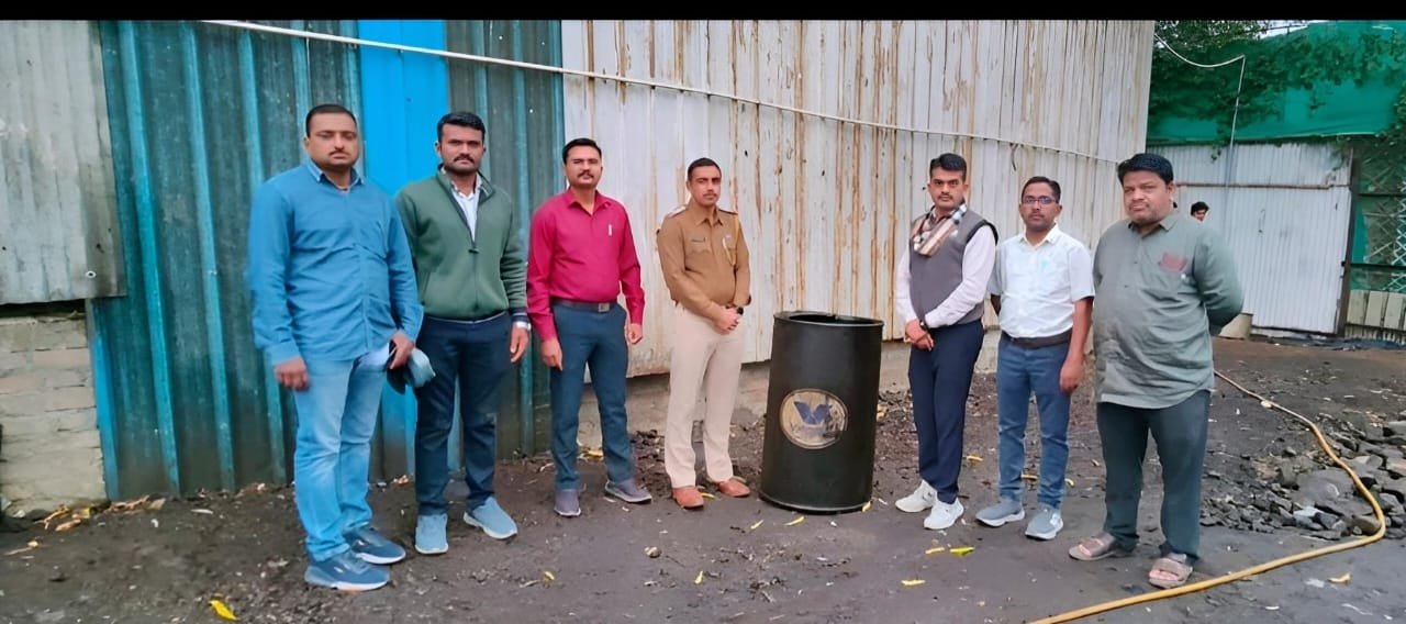 शंभर लिटर डिझेलचा साठा जप्त..