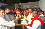 शेतकऱ्याने केला धुमधडाक्यात 