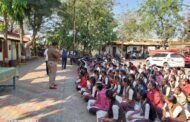 पोलिस निरीक्षक निमिष मेहत्रे यांनी महाराष्ट्र पोलिस वर्धापन दिनाच्या निमित्ताने उपस्थितांना मार्गदर्शन केले...