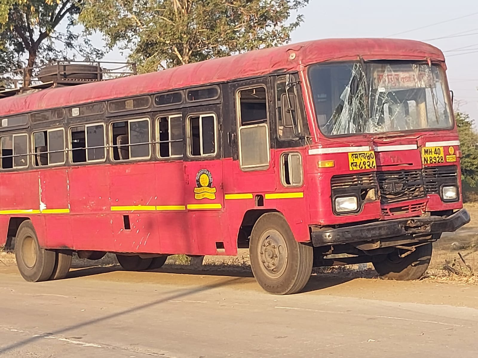 नागपूर वर्धा बसला अपघात राळेगाव जवळील घटना...