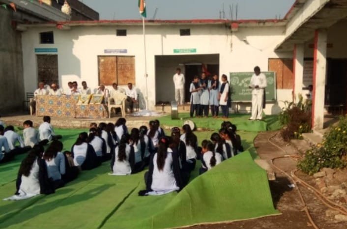 श्रीमती रेणुकाबाई देशमुख विद्यालय,दहेगाव येथे प्रजासत्ताक दिन साजरा....