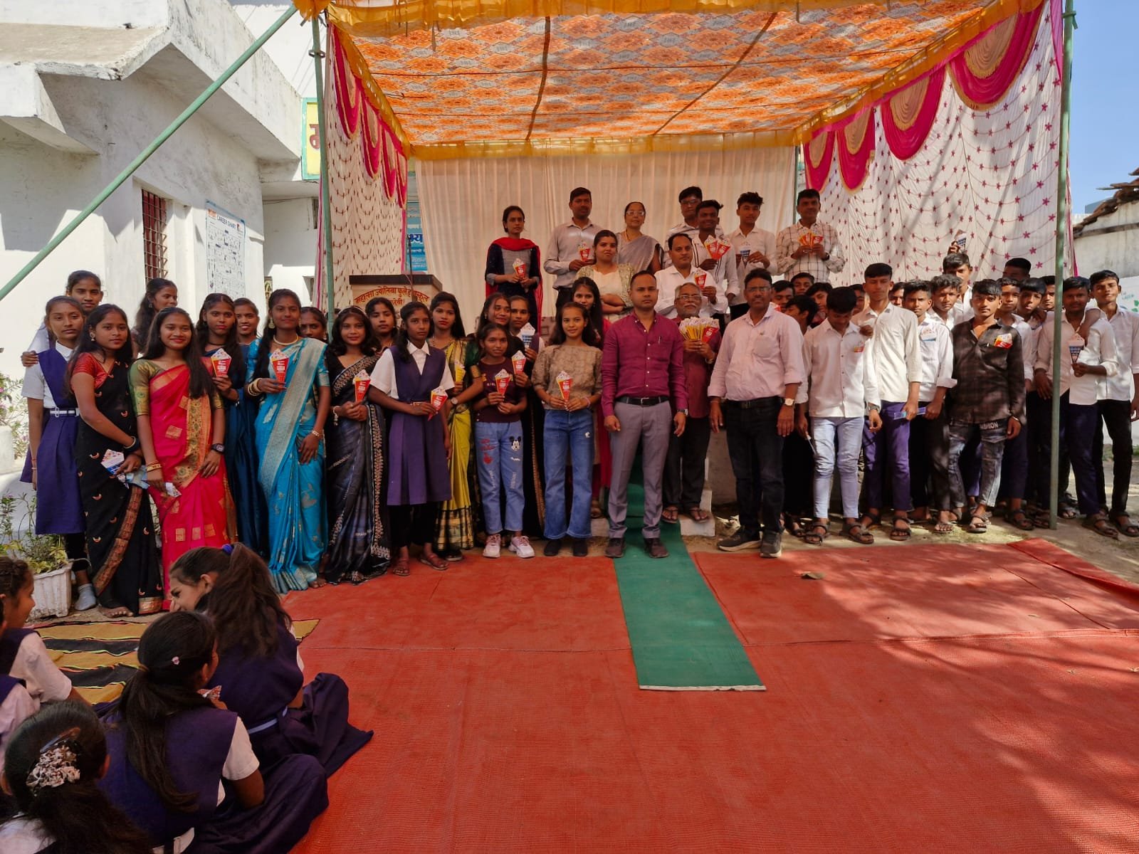 महात्मा ज्योतिबा फुले विद्यालय मोहगाव देवी येथे दहावी च्या निरोप समारंभ संपन्न...