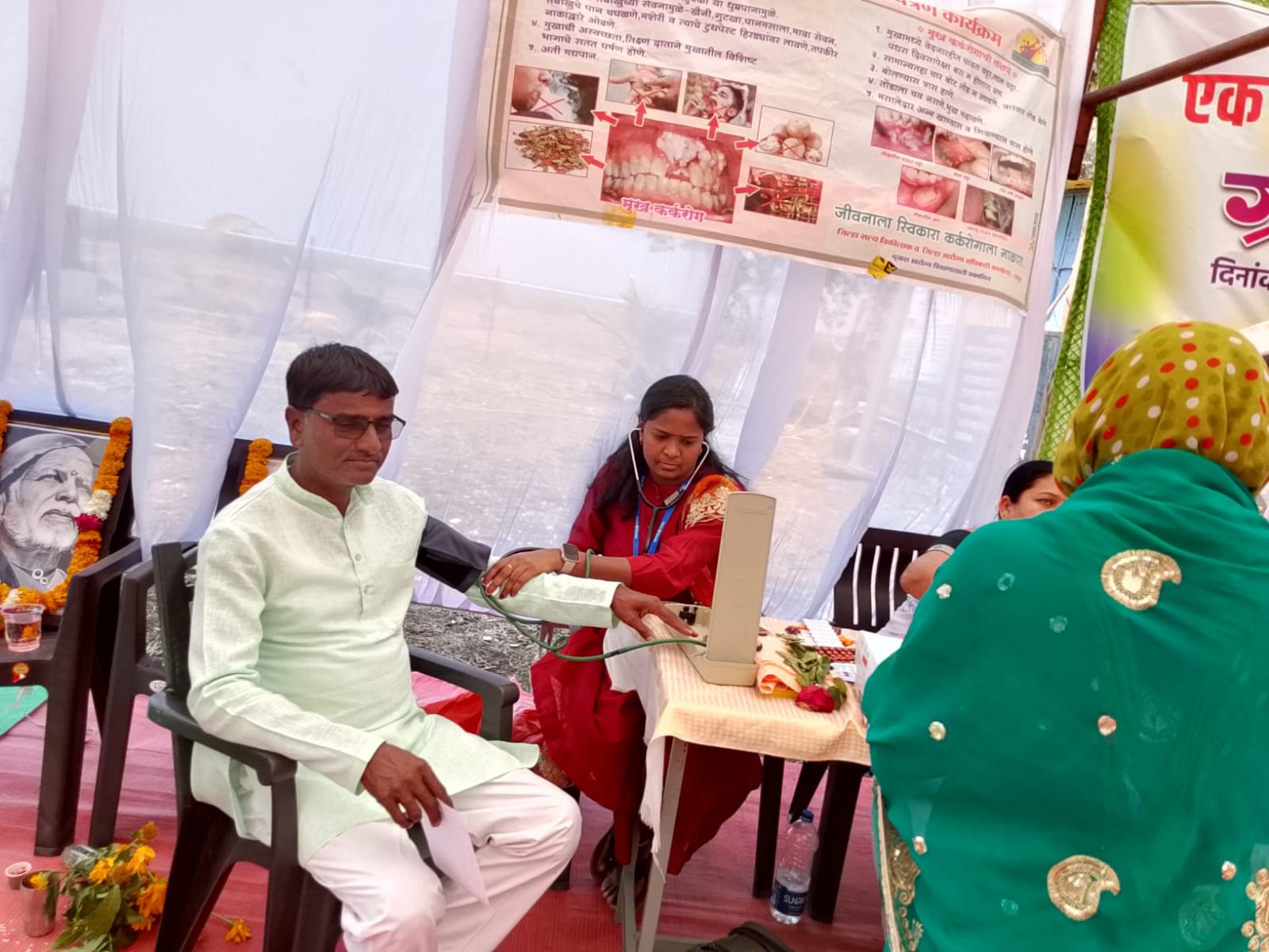 नमरा हज टूर्स ऑपरेटर तीन जणांचे पैसे घेऊन फरार....