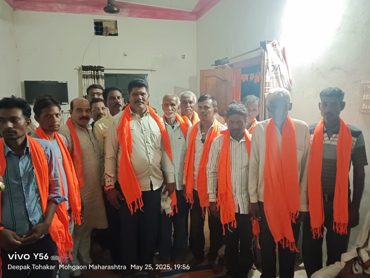 मोहगावच्या शेकडो नागरिकांचा (उबाठा)  शिवसेनेत  प्रवेश....