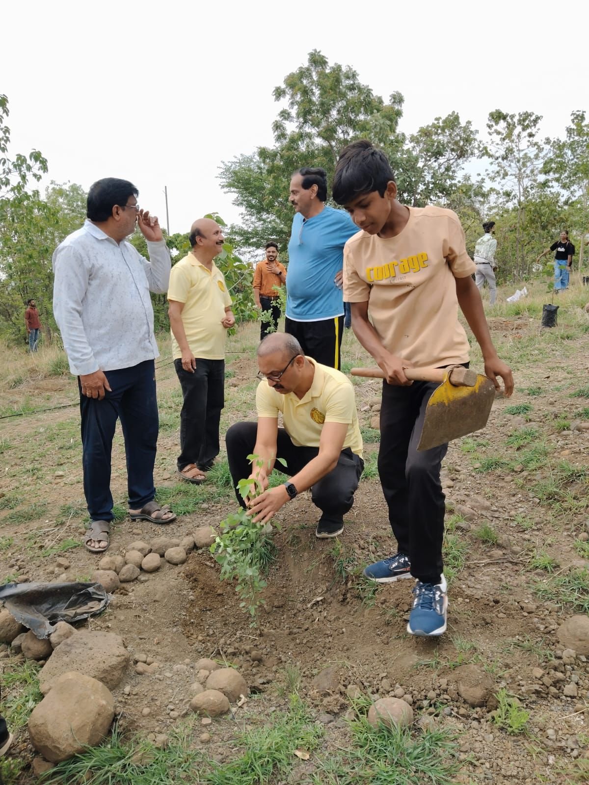 वैद्यकीय जन जागृती मंच वर्धा द्वारे प्लास्टिक निर्मूलन आणि वृक्षारोपण करून जागतिक पर्यावरण दिवस साजरा…