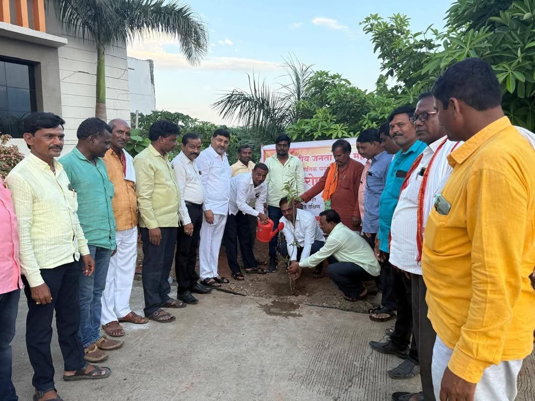 भाजपा लोहा शहर मंडळाच्या वतीने जागतिक पर्यावरण दिनानिमित्त वृक्ष लागवड....