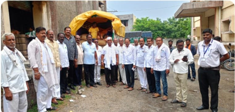 महाराष्ट्र शासनाच्या ज्वारी खरेदीचे प्रफुल्लभाऊ मानकर यांच्या हस्ते उद्घाटन...