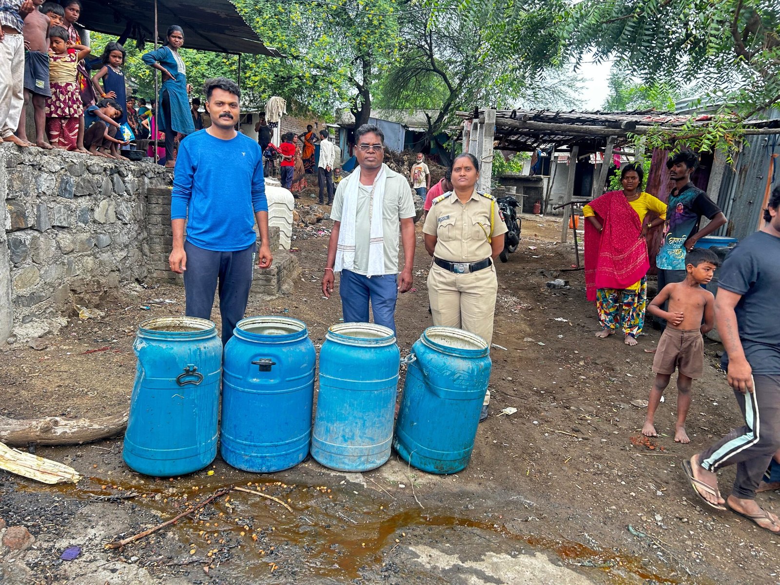 गोपाल नगर येथे गावठी मोह दारू धाड टाकून केली  नष्ट...