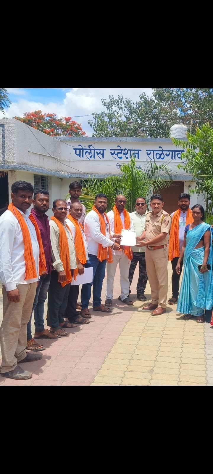 रोड रोमिओचा बंदोबस्त करा — राळेगाव पोलिसांना शिवसेनेचे निवेदन
