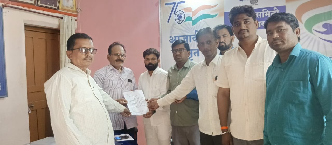 सुलतानपूर ग्रामपंचायतचे ग्रामपंचायत अधिकारी,काव्हरके यांची तात्काळ बदली करून, नियमित सेवा देणारे ग्रामपंचायत अधिकारी देण्यात यावे... अन्यथा ठिय्या आंदोलन:-नागवंशी संघपाल पनाड