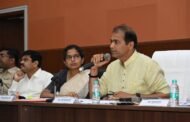 पालकमंत्र्यांनी दिली अधिकाऱ्यांना तंबी, मात्र नागरिक झाले आनंदी....