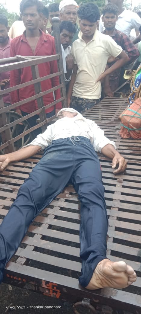 बैलगाडी सहीत दहेगाव येथे शेतकऱ्यांचा बुडून अंत....