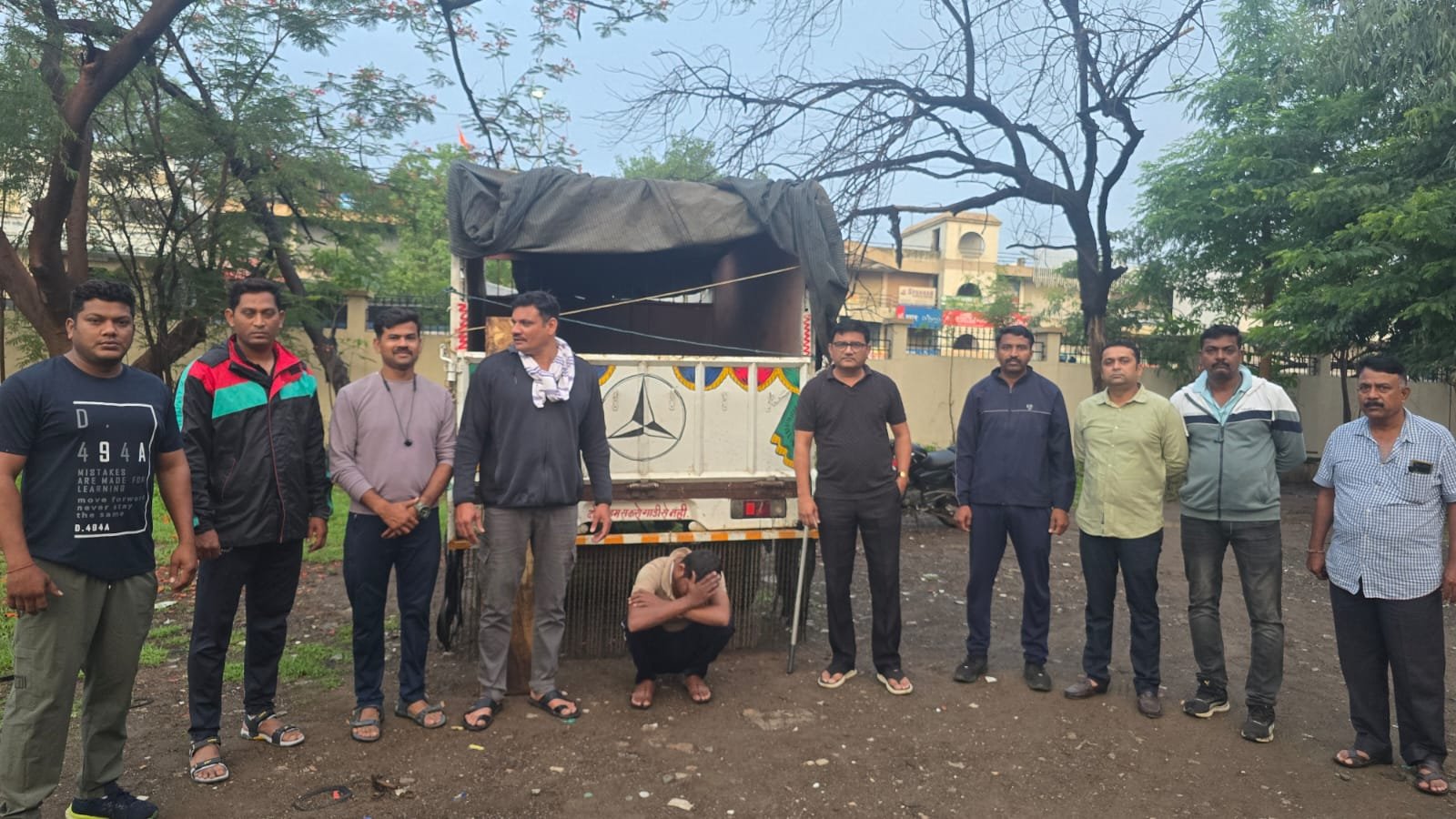 अकोला गाय, गो-हे, कालवड असे एकुण २३ गोवंशाना दिले जीवदान...