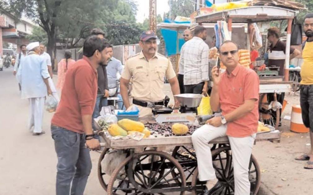 बंदी असलेल्या कॅरीबॅगवर महानगरपालिकेची कडक कारवाई, आयुक्त डॉ. सुनील लहाने यांनी केली आकस्मिक तपासणी...