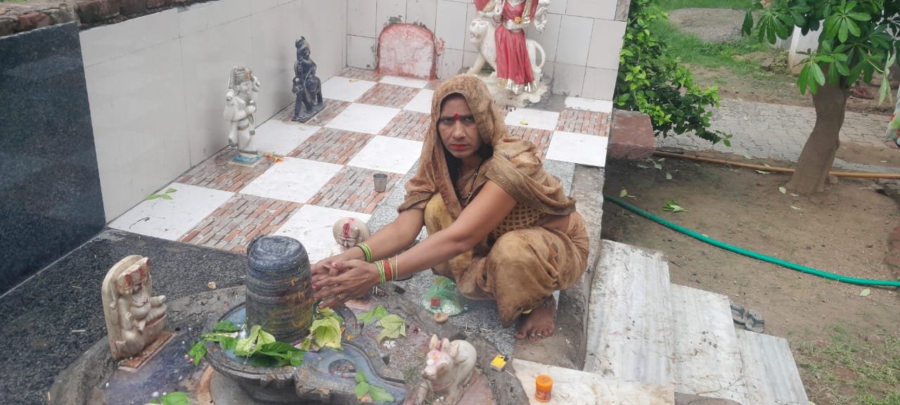 राष्ट्रीय कोषाध्यक्ष ठाकुर रनिया सिंह धाकरे ने शिव शंकर से गुहार लगाई और जल चढ़ाया...