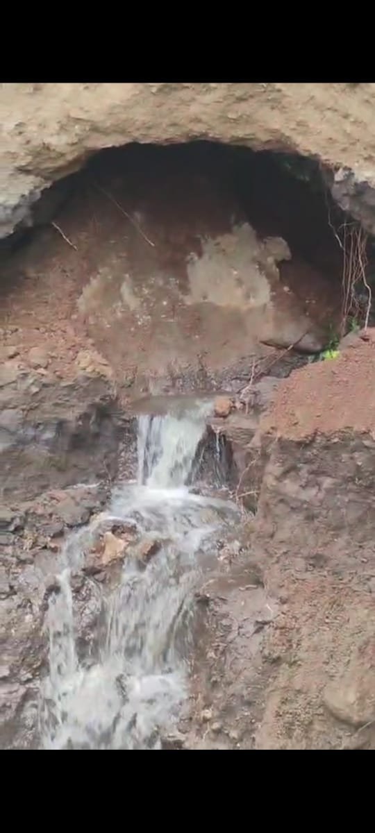 देऊळगाव कुंडपाळ सिंचन प्रकल्पाला भगदाड पडल्यामुळे धरण फुटण्याचा धोका.....