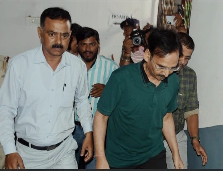 दारू घोटाळ्यातील आरोपी अमित साळुंखे झारखंड मधून अटक....