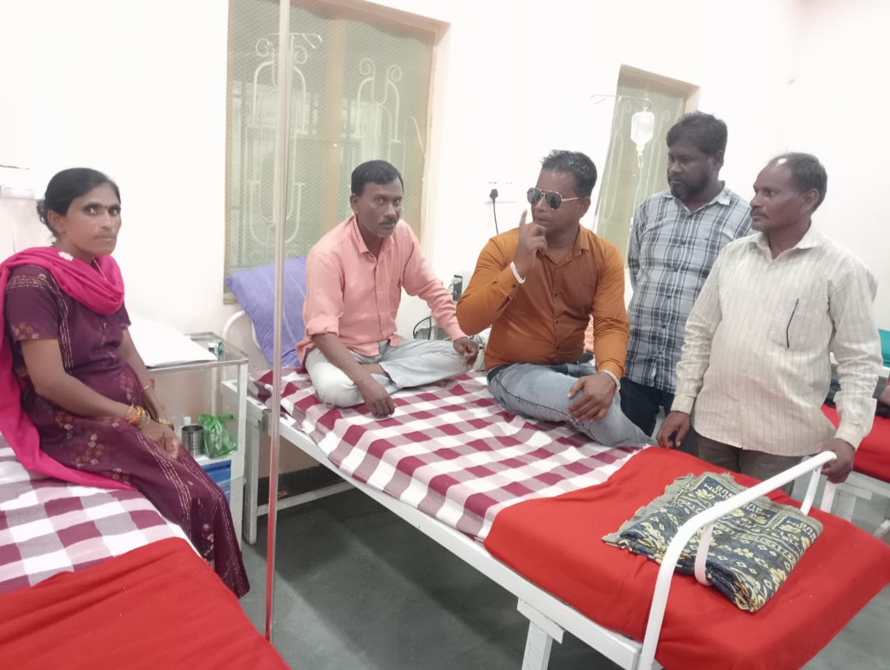 माणसातील आपुलकी शोधणारे आणि मदतीला धावून जाणारे खूप कमी असतात..