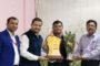 माणसातील आपुलकी शोधणारे आणि मदतीला धावून जाणारे खूप कमी असतात..