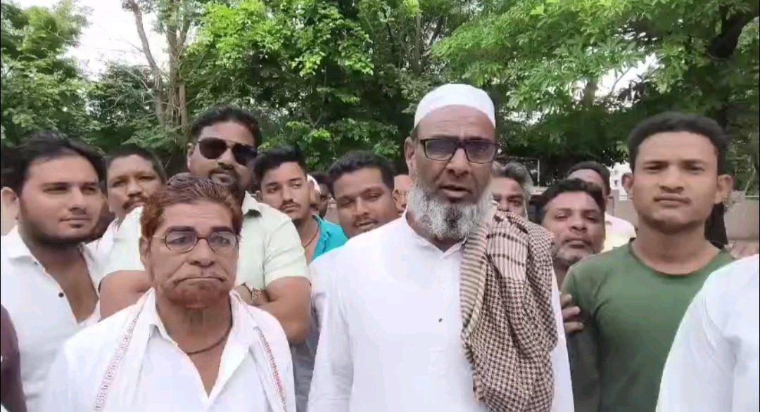 कुरेशी समाजाच्या मागण्यांसाठी मुख्यमंत्र्यांना निवेदन — अन्यथा राज्यभर तीव्र आंदोलनाचा इशारा..