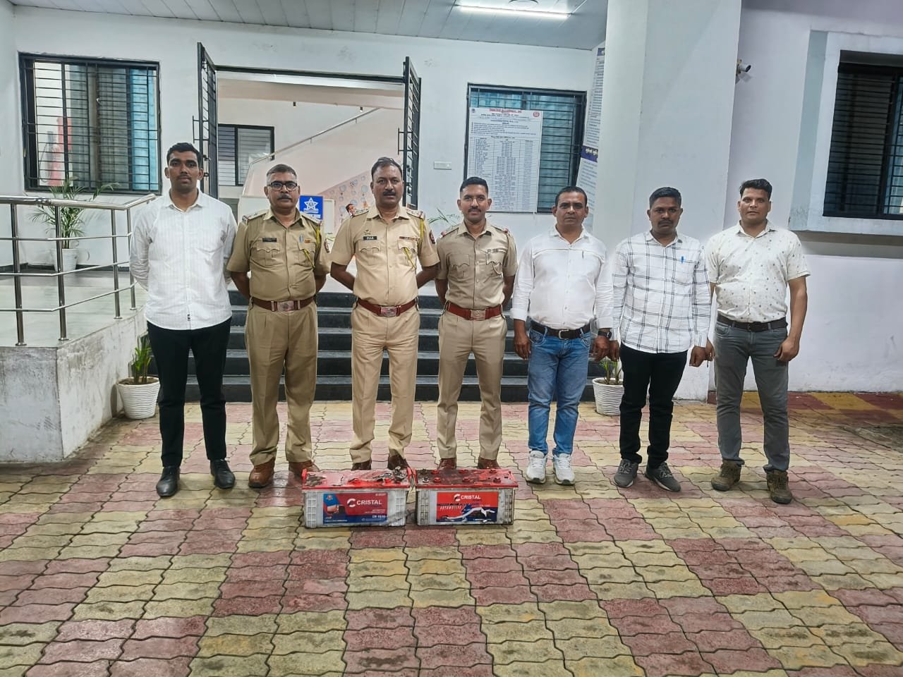 बैटरियां चोरी प्रकरण में एक आरोपी गिरफ्तार