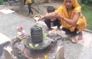गौ माता को विश्व माता घोषित के लिए राष्ट्रीय कोषाध्यक्ष ने दुध अवशेक किया