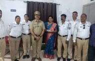 वाहतूक नियंत्रण शाखा यांनी आपल्या कर्तव्यवरच केला रक्षाबंधन सण उत्साहात साजरा...