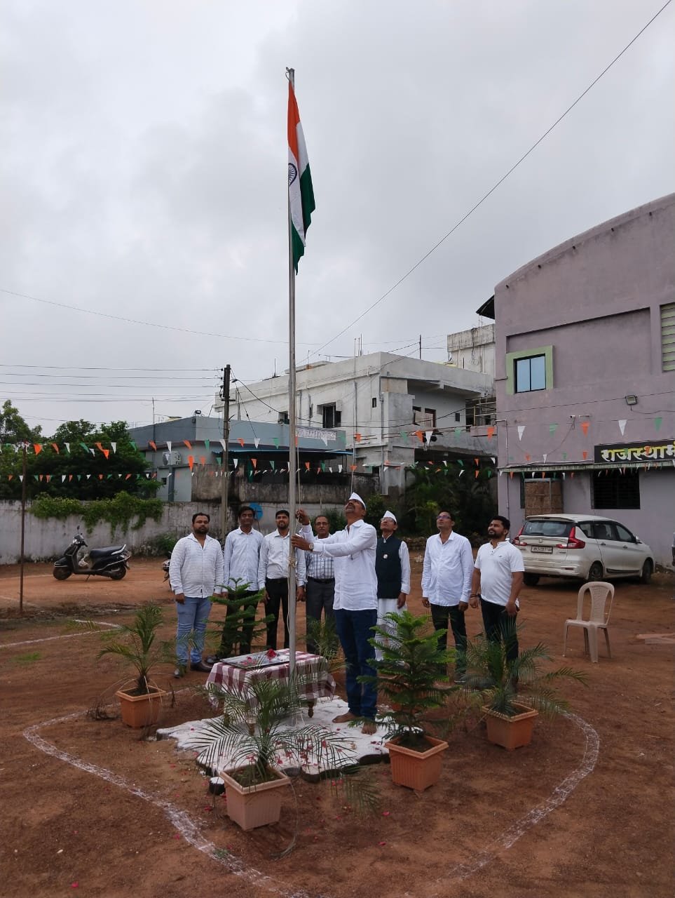 ब्रम्हपुरी नगर व्यापारी संघटनेतर्फे 79 वा भारतीय स्वातंत्रदिन उत्साहात साजरा