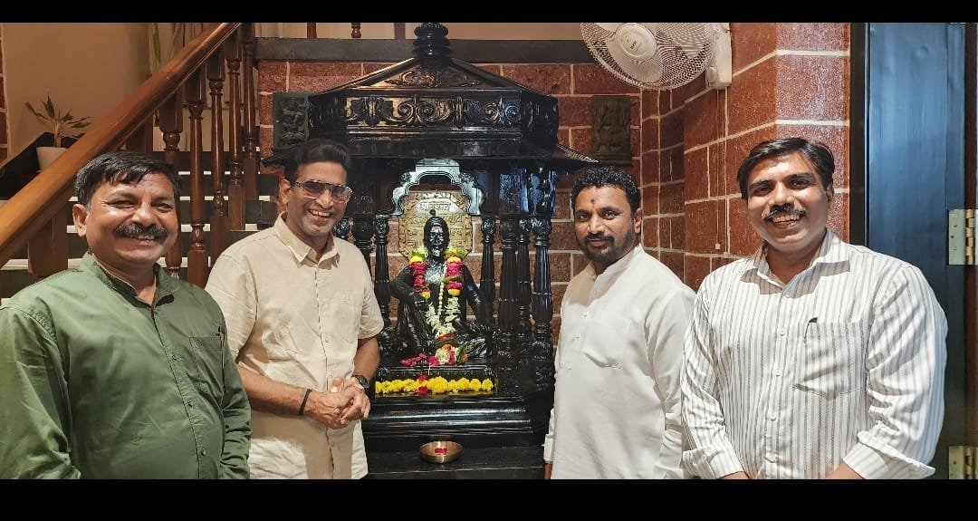 अकोला:सिने अभिनेता संदीप पाठक यांची आमदार अमोल दादा मिटकरी यांच्या निवासस्थानी सदिच्छा भेट...