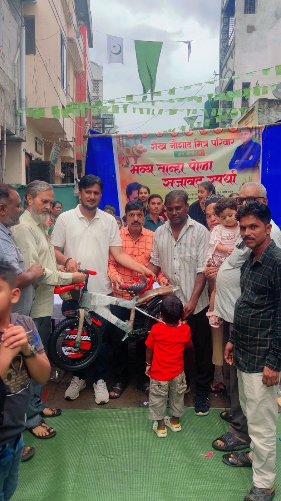 महादेवपुरा में पोला उत्सव का आयोजन पूर्व नगरसेवक शेख नौशाद मित्र परिवार द्वारा भव्य आयोजन...