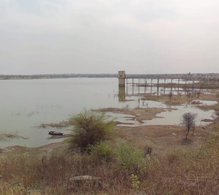 वीज बिलाची थकबाकी, नगर परिषद बोरखेड़ी धरनाची केली ‘बत्ती गूल’