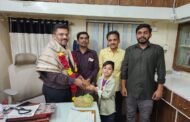 अजितेश मुंडे ला डॉक्टर शैलेश किलजे यांनी दिले 