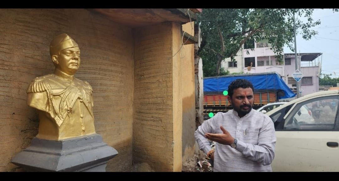 अकोला:नेताजींच्या स्मारकाचा अपमान रोखा; मनपाला आमदार मिटकरींचा इशारा....