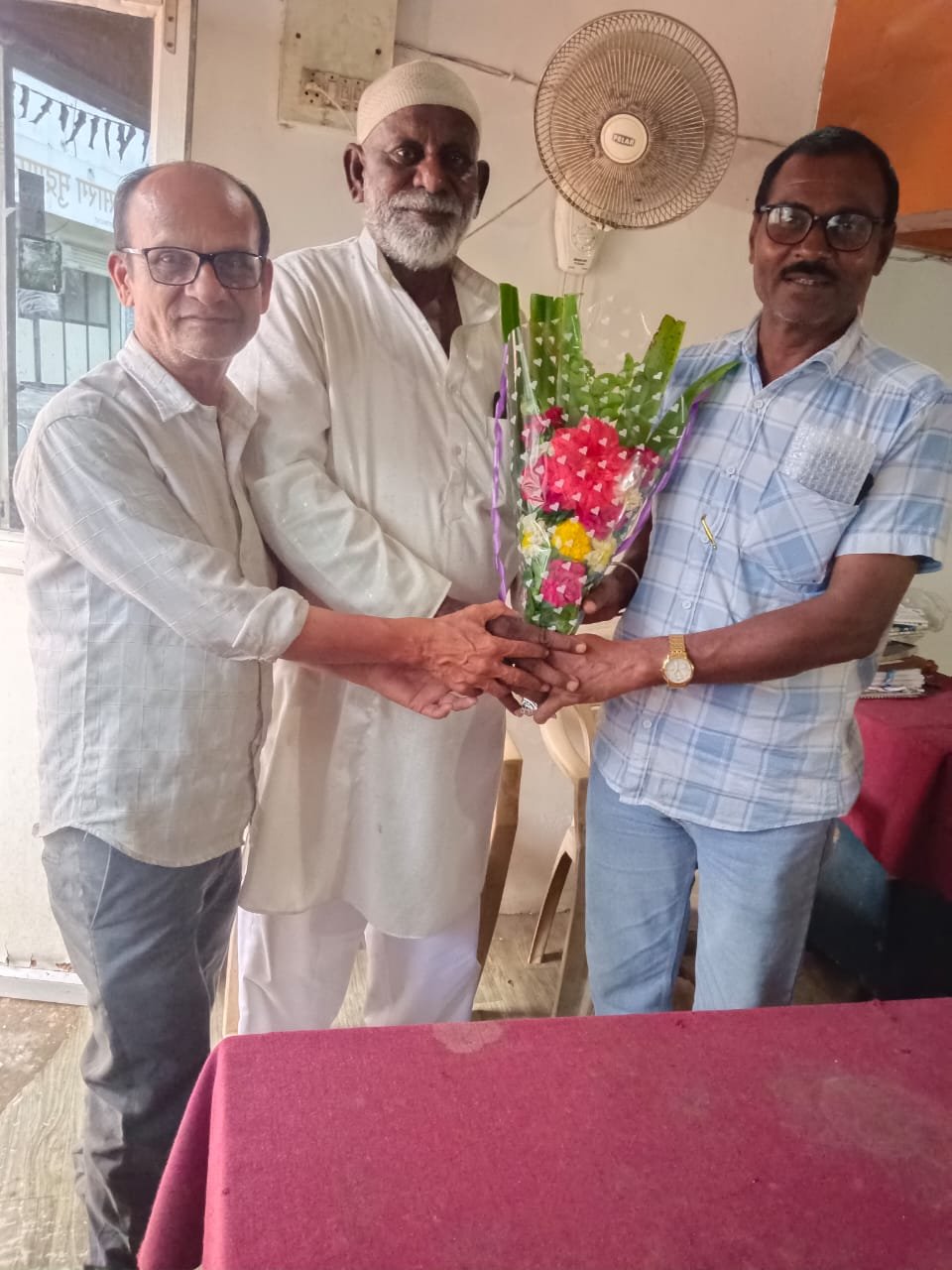 हज यात्रेवरून परतल्यानंतर नजीर भाई शेख यांचे वर्धेकरांकडून जंगी स्वागत....