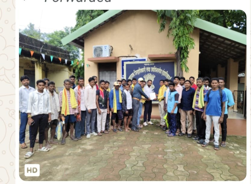 कोरेपल्ली येथील अतिक्रमण शेतकऱ्यांचे वनहक्क दावांचे अर्ज उपविभागीय कार्यालय सादर..!!