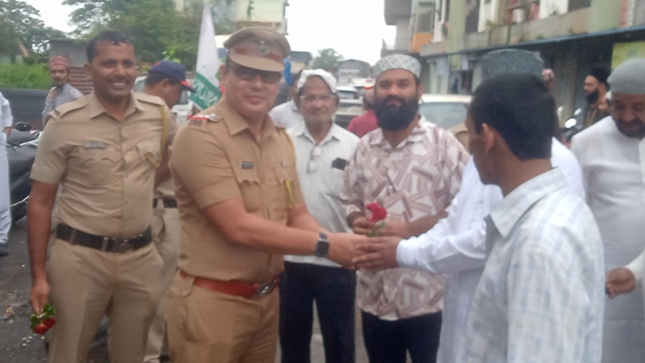 ईद ए मिलाद  निमित्त शहापूर खर्डी पोलिस स्टेशनच्या वतीने सर्व मुस्लिम बांधवांना शुभेच्छा देण्यात आल्या...