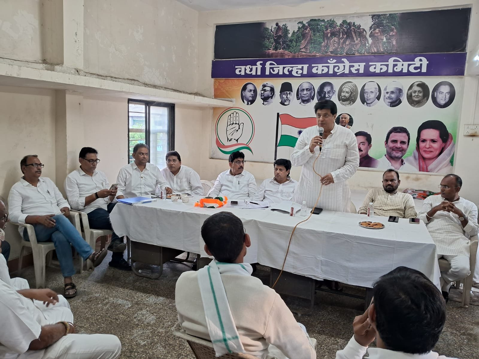 वर्धा जिल्हा काँग्रेस कमिटीची संघटनात्मक आढावा बैठक जिल्हा प्रभारींच्या उपस्थितीत संपन्न....
