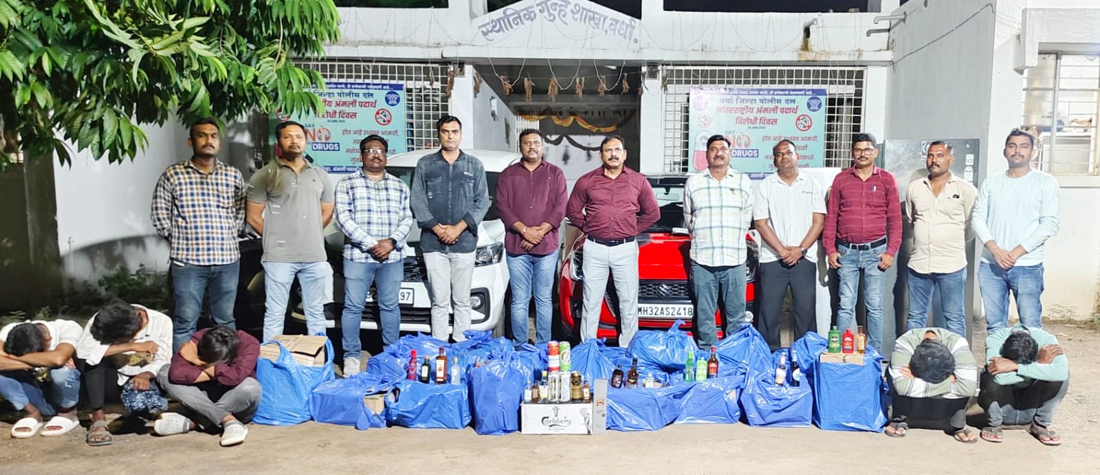 दारू तस्करांवर स्थानिक गुन्हे शाखेची धडाकेबाज कार्यवाही.....